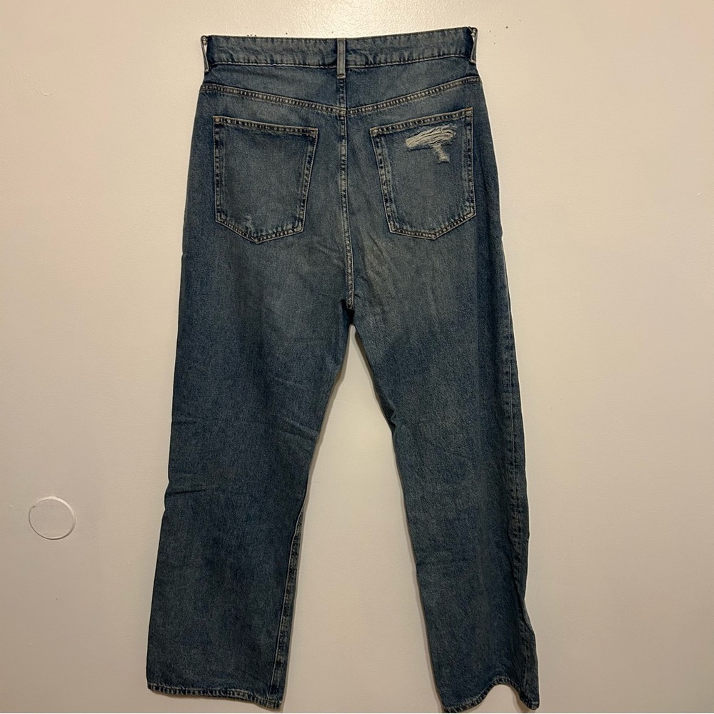 H&M • Classic straight jeans - Picture 6 of 7